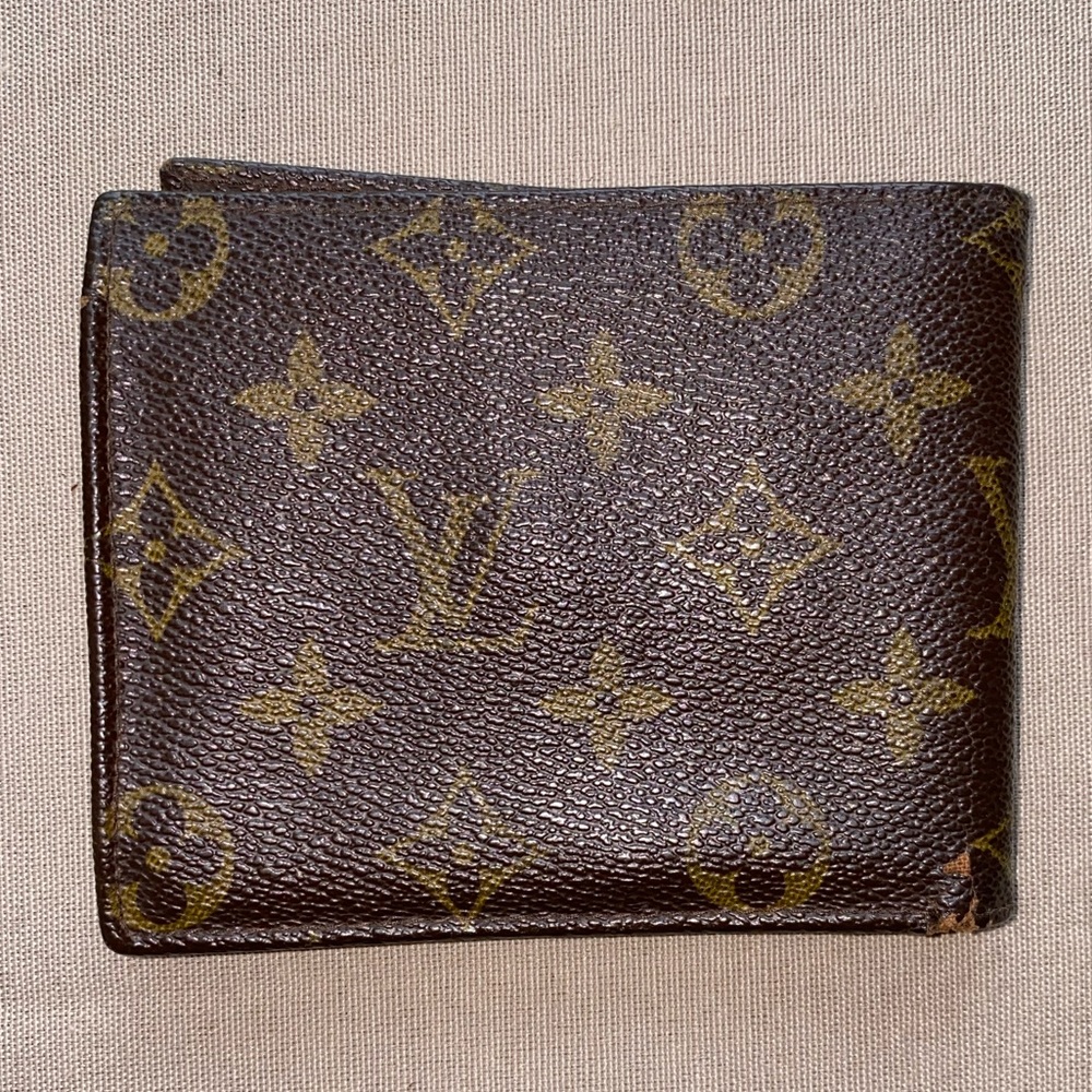 Authentic Men’s Louis Vuitton Monogram Fold Wallet - Picture 2 of 5